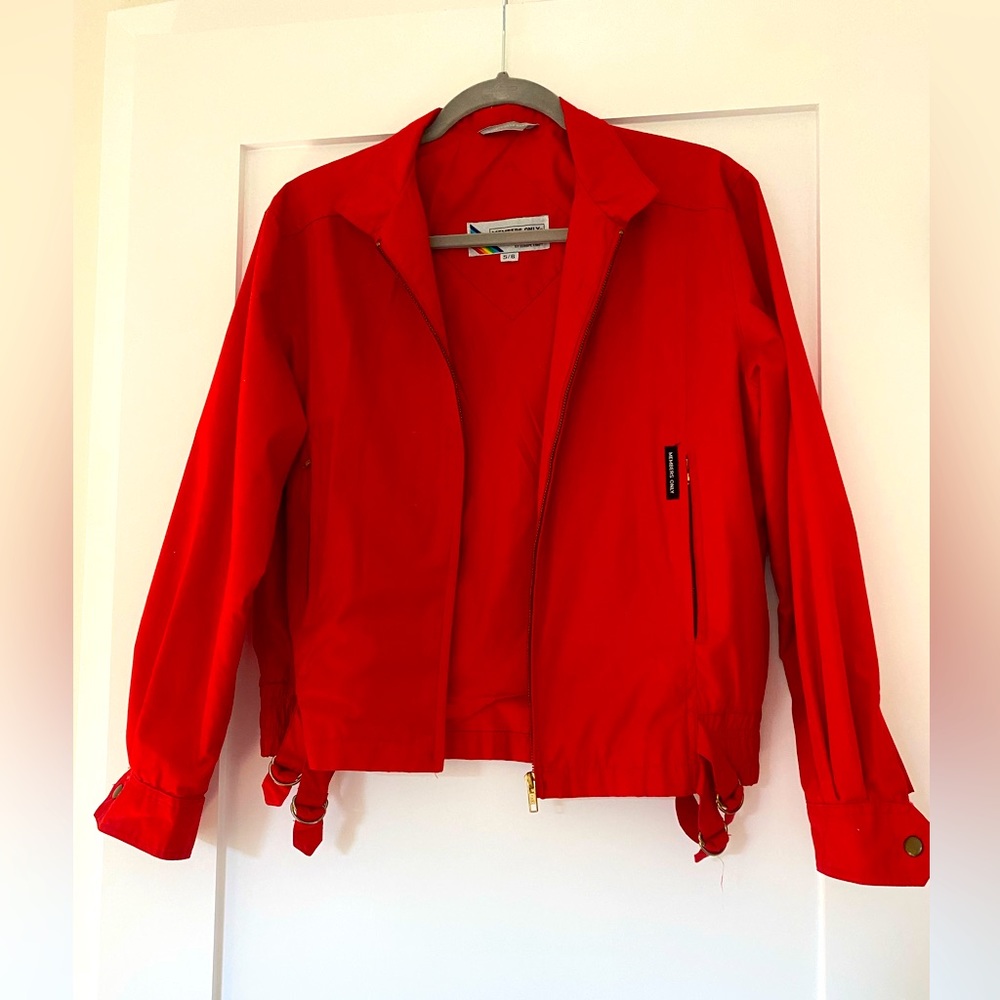 Members Only eighties Puffer Red Jacket with gold ykk zip- 5/6